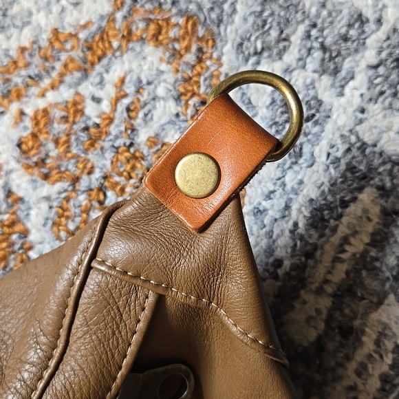 Parker Thatch sling in luggage color - Picture 8 of 9